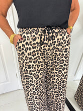 Load image into Gallery viewer, LARISSA Leopard Print Sweat Trouser

