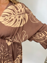 Load image into Gallery viewer, IZZY Coffee/Cream Printed Maxi
