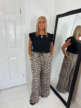 Load image into Gallery viewer, LARISSA Leopard Print Sweat Trouser
