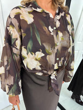 Load image into Gallery viewer, BLAIR Brown Autumn Print Blouse
