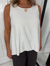 Load image into Gallery viewer, BELLA Fawn Button Back Detail Vest
