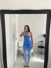 Load image into Gallery viewer, PAISLEY Blue Ombre Seamless Fitness Set
