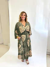 Load image into Gallery viewer, IZZY Khaki/Cream Printed Maxi

