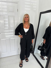 Load image into Gallery viewer, PEARL Black Linen Mix Barrel Leg Co Ord
