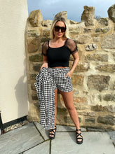 Load image into Gallery viewer, TANYA Black Puff Sleeve Ribbed Top
